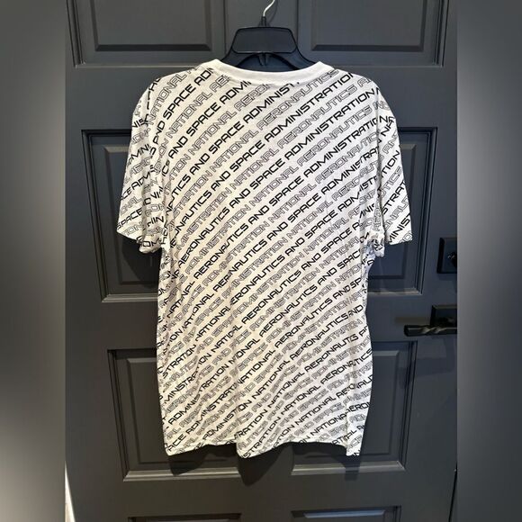 HYPER SPACE Men’s NASA Tee Shirt Size Medium - Picture 4 of 5